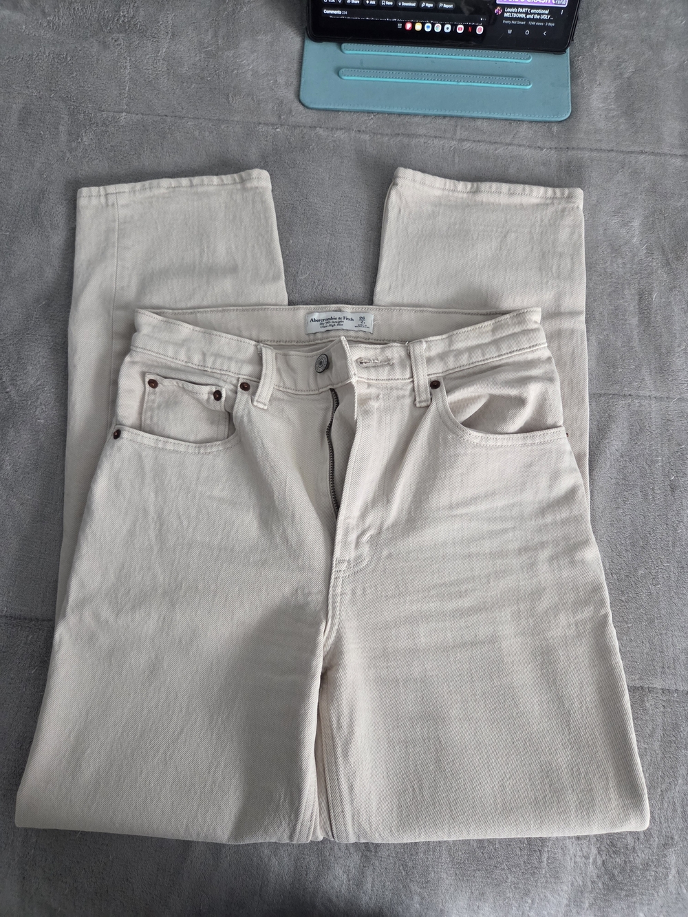 Abercrombie & Fitch Cream Straight Jeans